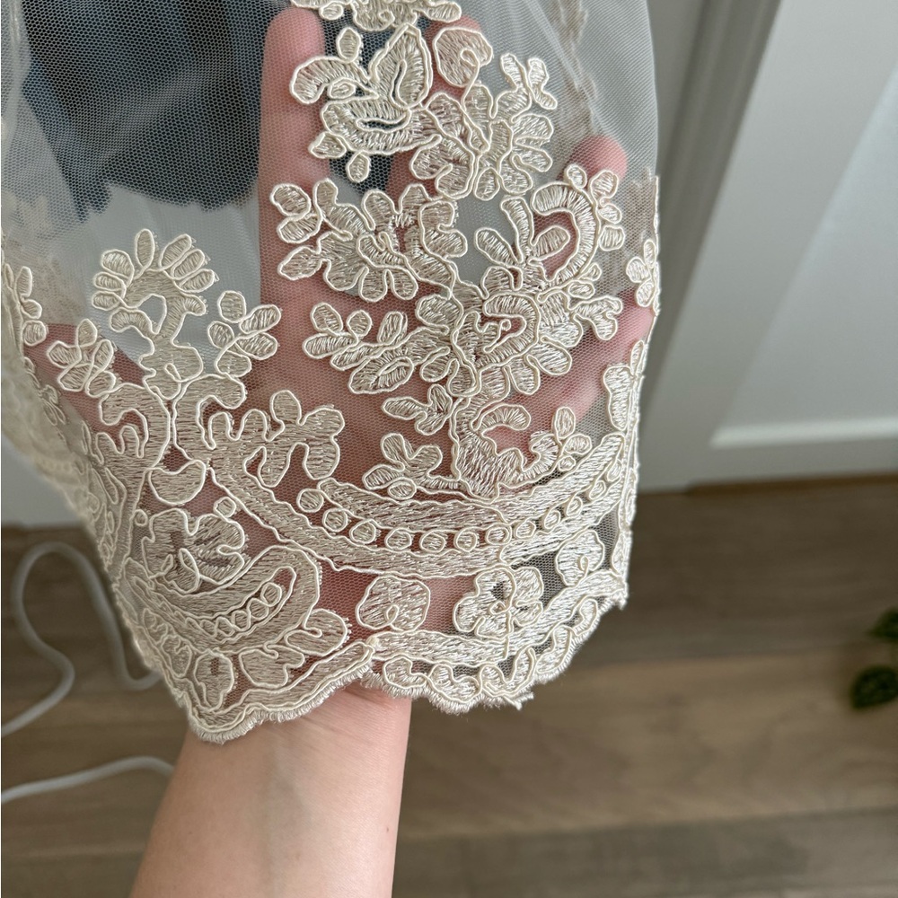 Traditional Dirndl Dress for Octoberfest - Picture 11 of 16